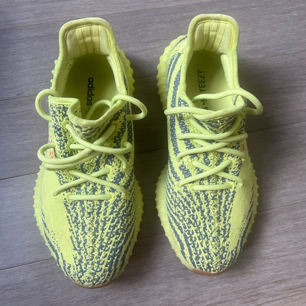 Yeezy Adidas 350 V2 Red. Size 6. With Box